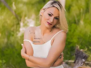 CairaBanks lj